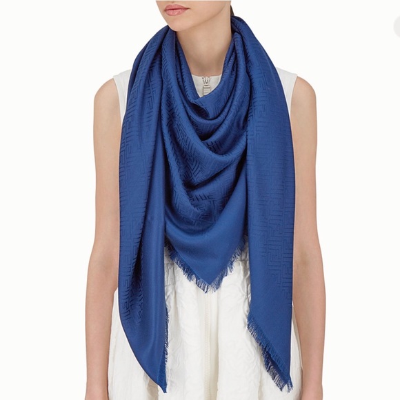 ⛔️SOLD⛔️ Fendi FF Shawl Scarf Brand New In Box - Picture 8 of 8